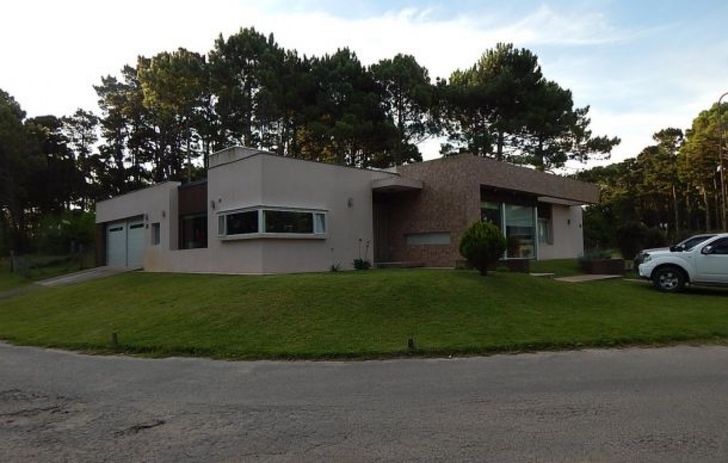 CASA AVENIDA DE LAS TRES CARABELAS Y DE LA DERIVA. CASA EN VENTA. 10 AMB., 4 DORM., 4 BANOS