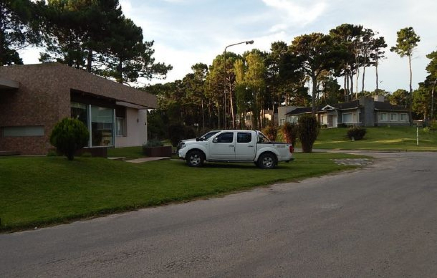 CASA AVENIDA DE LAS TRES CARABELAS Y DE LA DERIVA. CASA EN VENTA. 10 AMB., 4 DORM., 4 BANOS