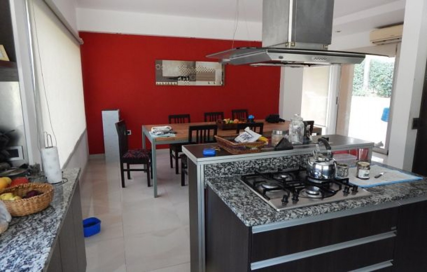 CASA AVENIDA DE LAS TRES CARABELAS Y DE LA DERIVA. CASA EN VENTA. 10 AMB., 4 DORM., 4 BANOS
