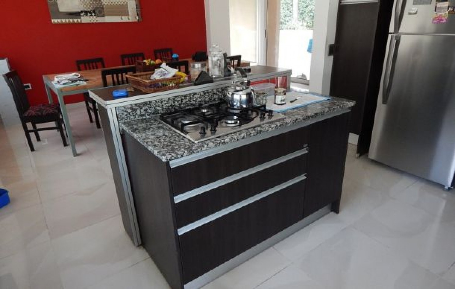 CASA AVENIDA DE LAS TRES CARABELAS Y DE LA DERIVA. CASA EN VENTA. 10 AMB., 4 DORM., 4 BANOS