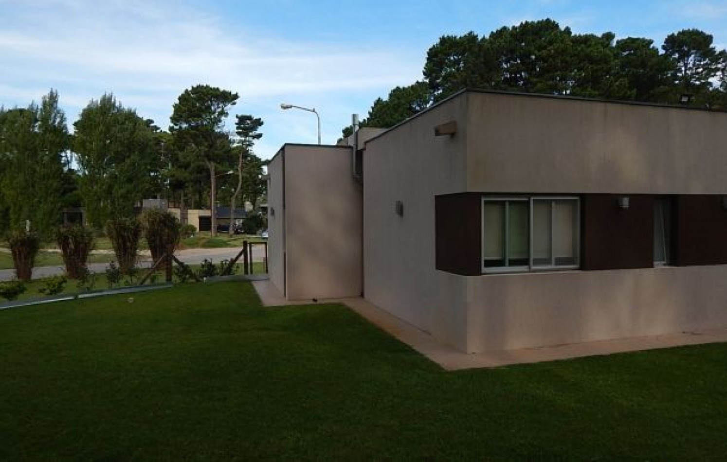 CASA AVENIDA DE LAS TRES CARABELAS Y DE LA DERIVA. CASA EN VENTA. 10 AMB., 4 DORM., 4 BANOS