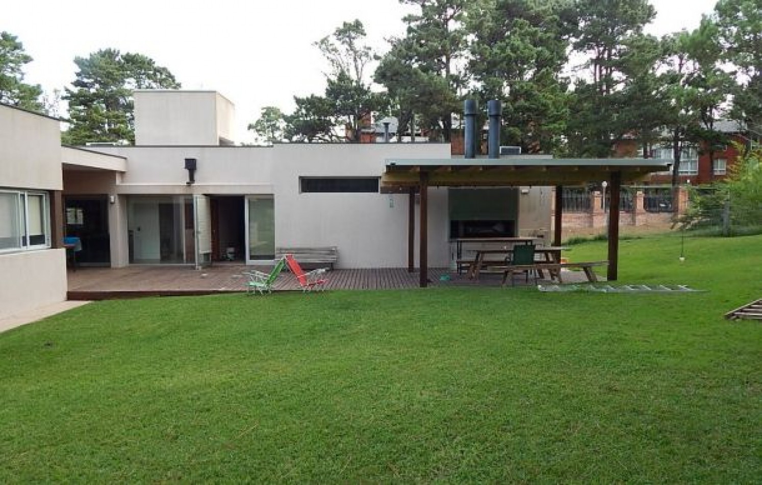 CASA AVENIDA DE LAS TRES CARABELAS Y DE LA DERIVA. CASA EN VENTA. 10 AMB., 4 DORM., 4 BANOS