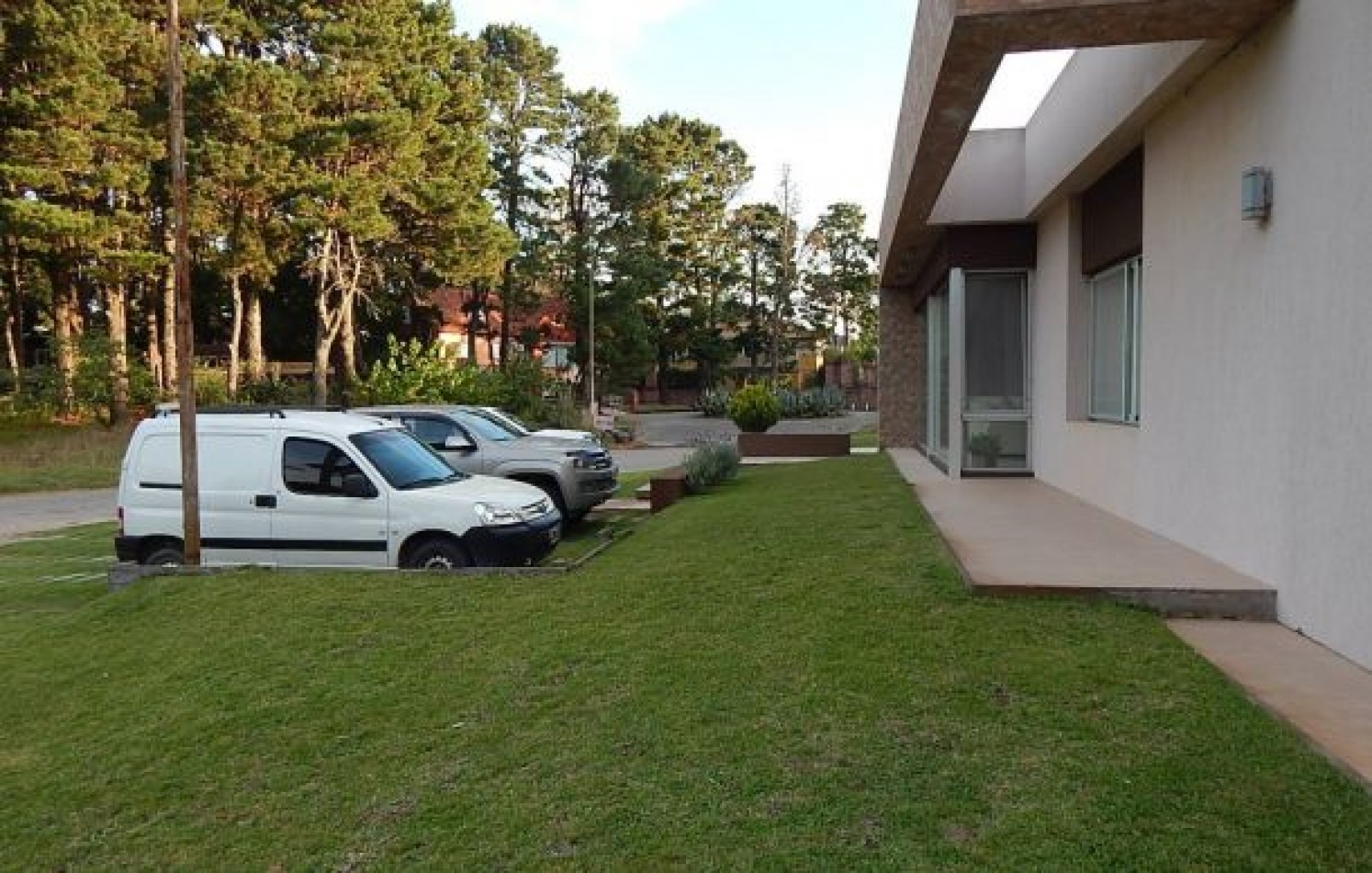 CASA AVENIDA DE LAS TRES CARABELAS Y DE LA DERIVA. CASA EN VENTA. 10 AMB., 4 DORM., 4 BANOS