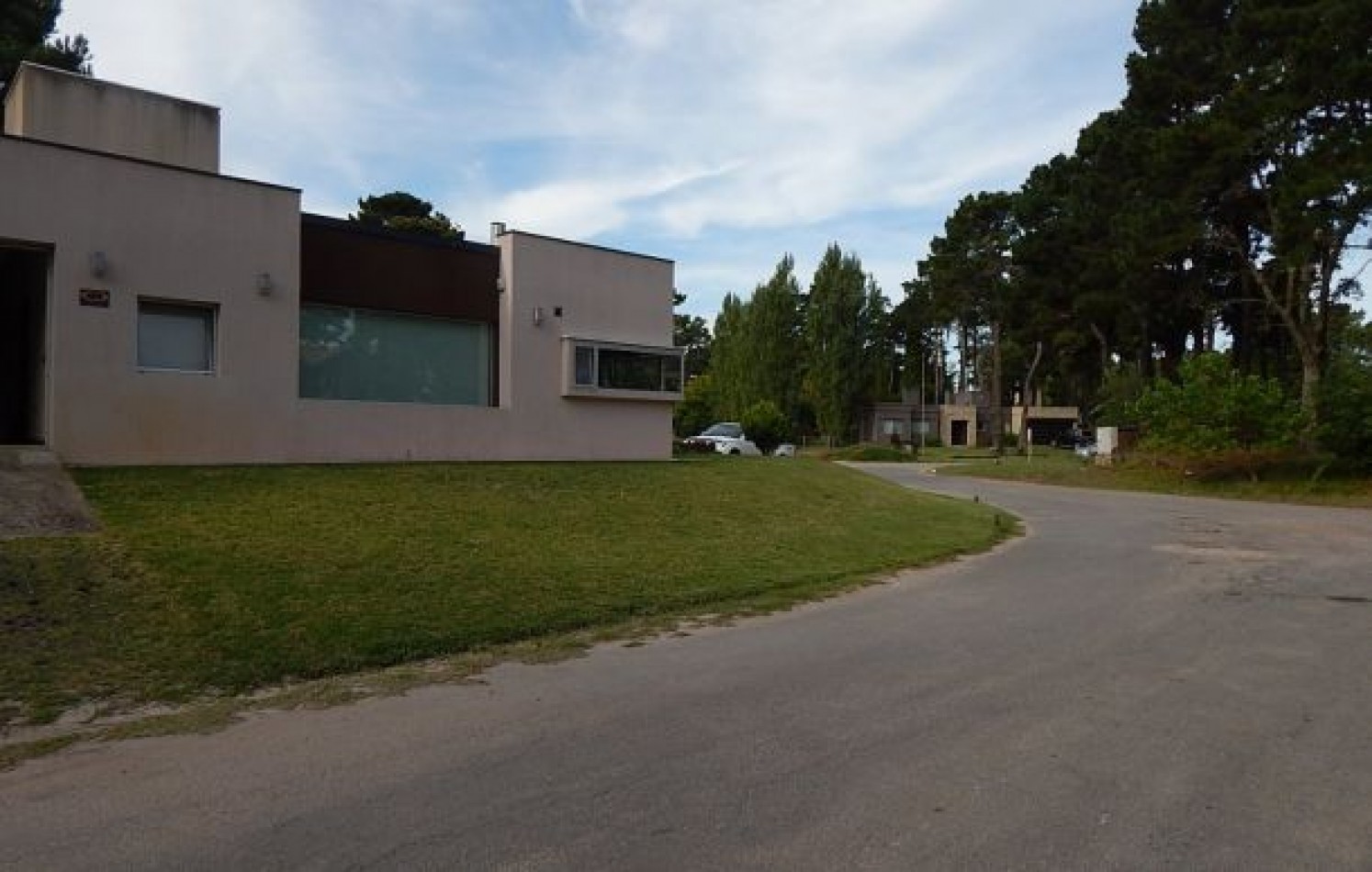 CASA AVENIDA DE LAS TRES CARABELAS Y DE LA DERIVA. CASA EN VENTA. 10 AMB., 4 DORM., 4 BANOS