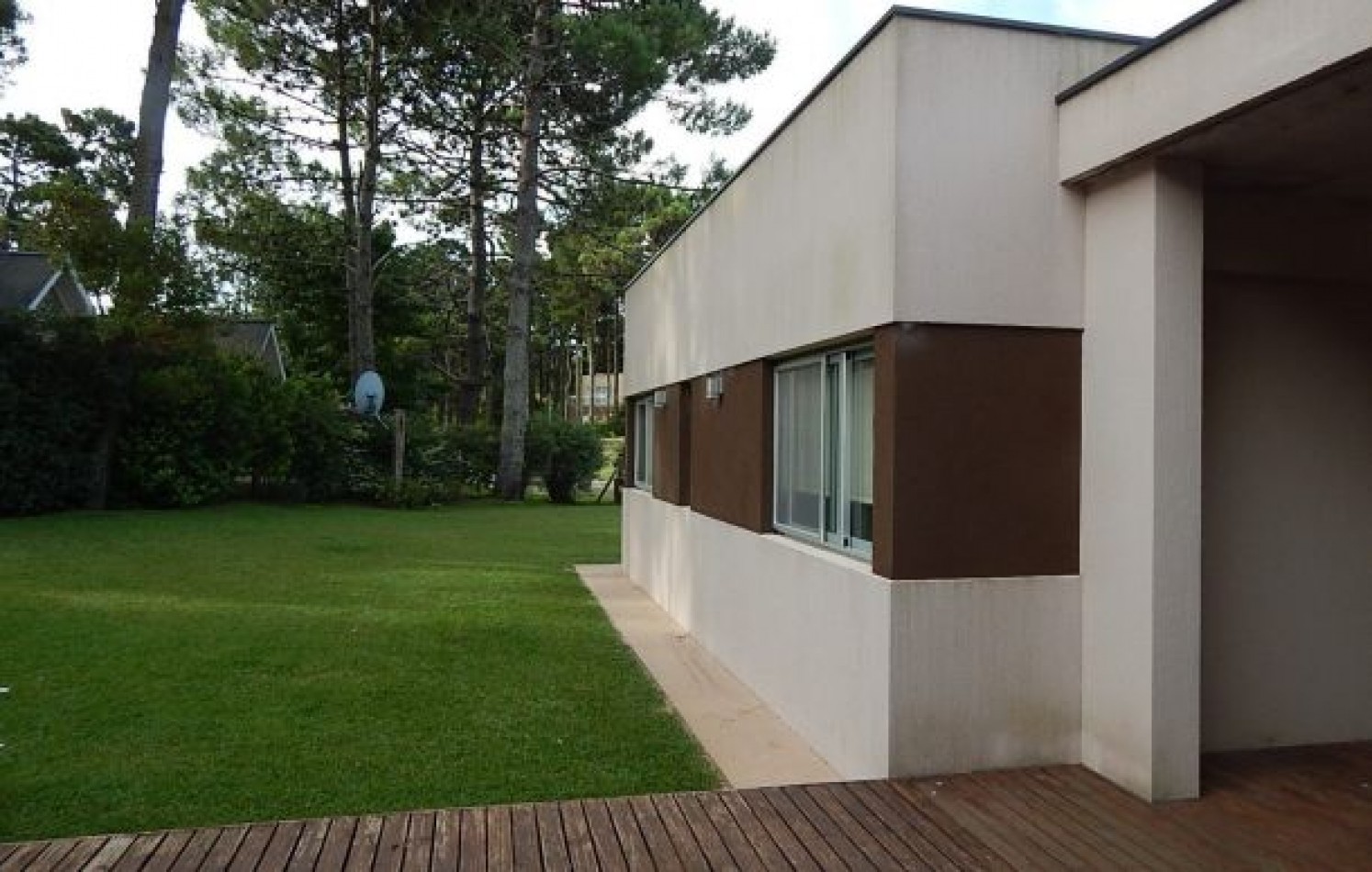 CASA AVENIDA DE LAS TRES CARABELAS Y DE LA DERIVA. CASA EN VENTA. 10 AMB., 4 DORM., 4 BANOS