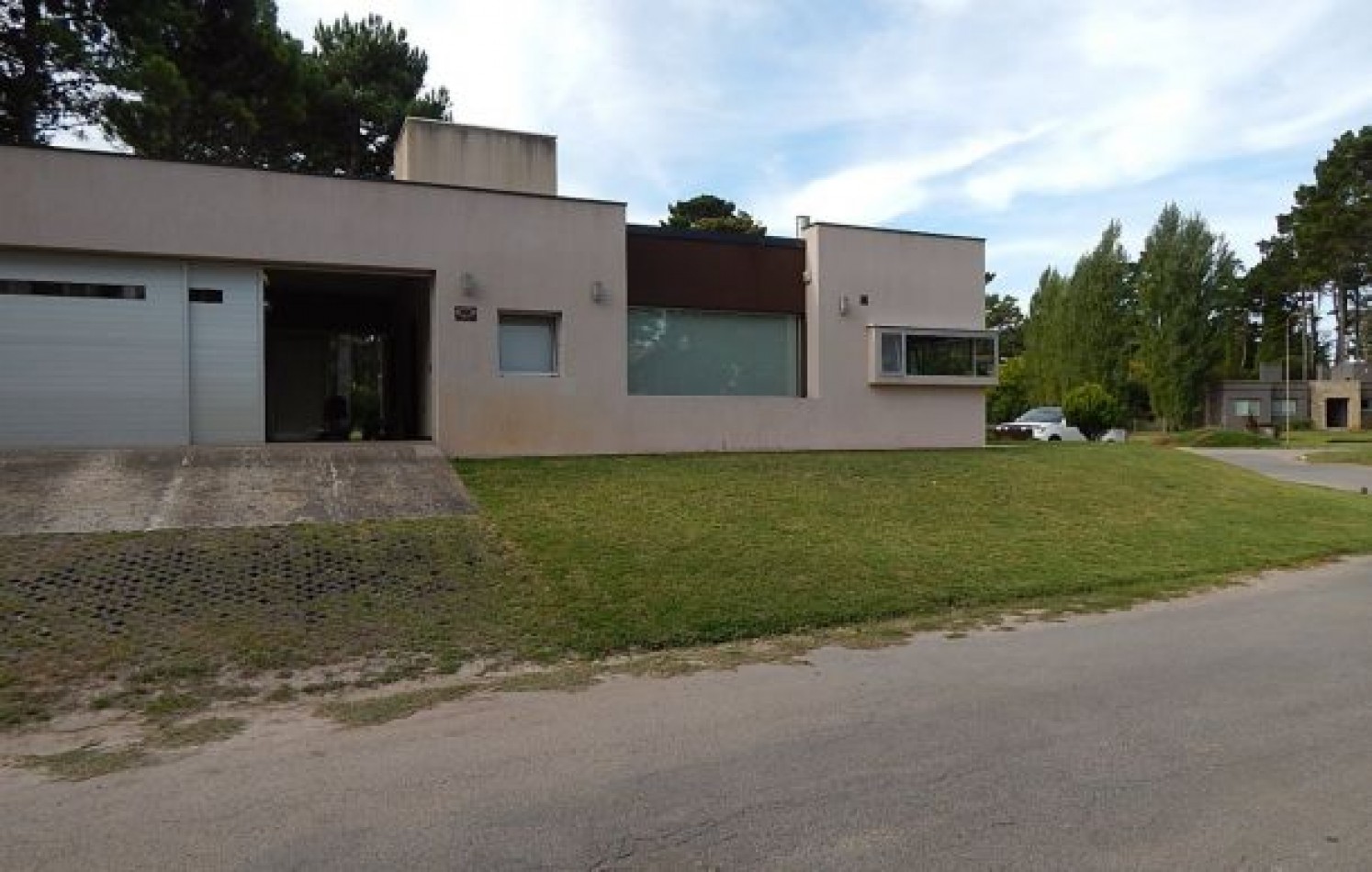 CASA AVENIDA DE LAS TRES CARABELAS Y DE LA DERIVA. CASA EN VENTA. 10 AMB., 4 DORM., 4 BANOS