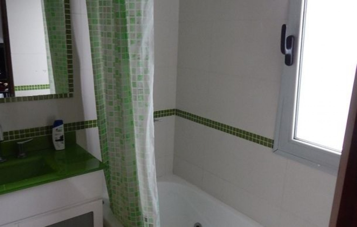 CASA AVENIDA DE LAS TRES CARABELAS Y DE LA DERIVA. CASA EN VENTA. 10 AMB., 4 DORM., 4 BANOS