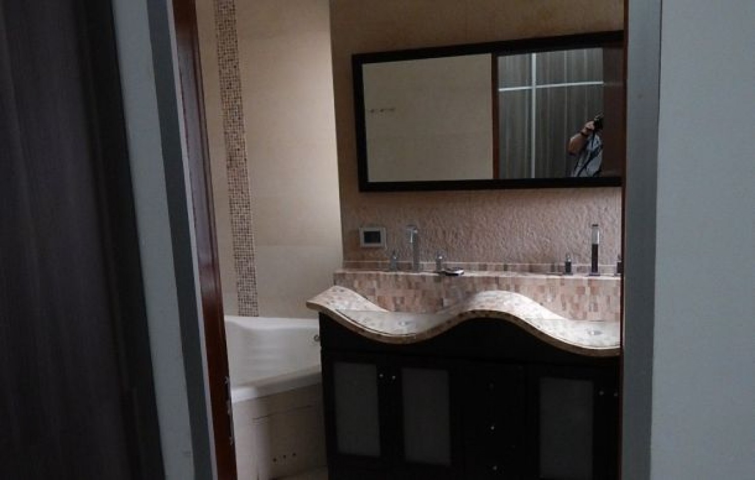 CASA AVENIDA DE LAS TRES CARABELAS Y DE LA DERIVA. CASA EN VENTA. 10 AMB., 4 DORM., 4 BANOS