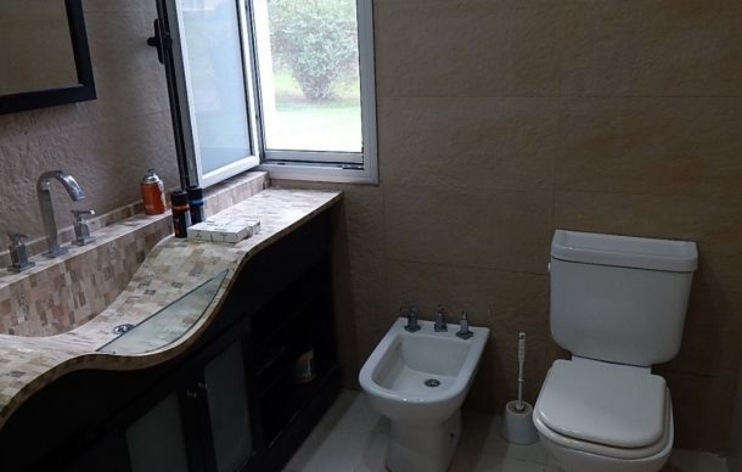 CASA AVENIDA DE LAS TRES CARABELAS Y DE LA DERIVA. CASA EN VENTA. 10 AMB., 4 DORM., 4 BANOS