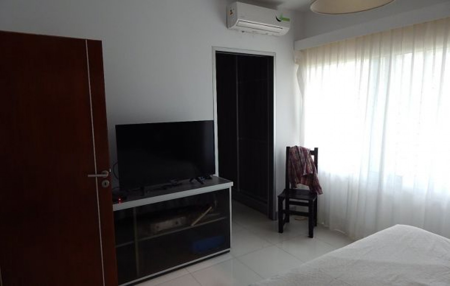 CASA AVENIDA DE LAS TRES CARABELAS Y DE LA DERIVA. CASA EN VENTA. 10 AMB., 4 DORM., 4 BANOS