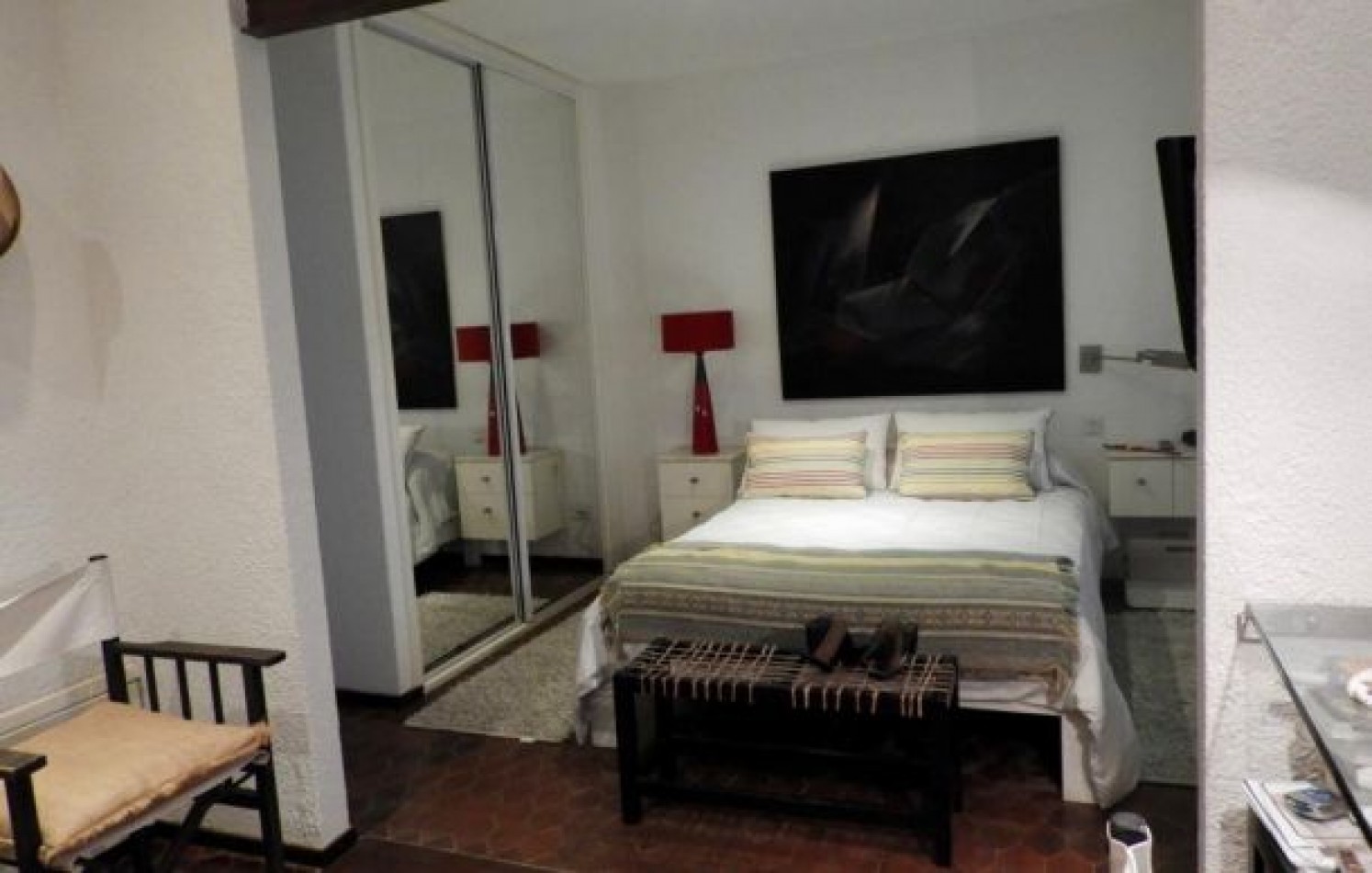 EXCELENTE PROPIEDAD EN DOS TERRENOS A DOS CUADRAS DEL MAR, SOBRE DEL BUEN ORDEN ENTRE TIBURON Y DE LAS ARTES. CASA EN VENTA. 8 AMB., 4 DORM., 4 BANOS