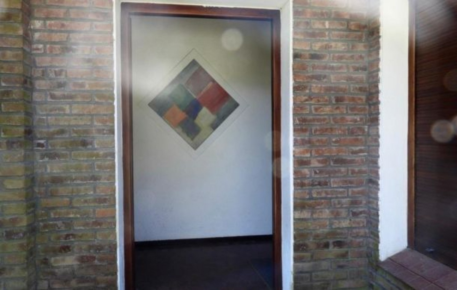 EXCELENTE PROPIEDAD EN DOS TERRENOS A DOS CUADRAS DEL MAR, SOBRE DEL BUEN ORDEN ENTRE TIBURON Y DE LAS ARTES. CASA EN VENTA. 8 AMB., 4 DORM., 4 BANOS