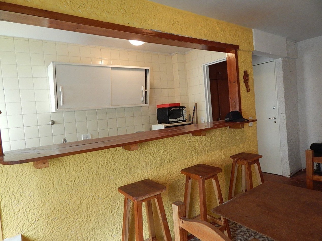 DEPARTAMENTO DOS AMBIENTES A DOS CUADRAS DE LA PLAYA. DEPARTAMENTO EN VENTA.