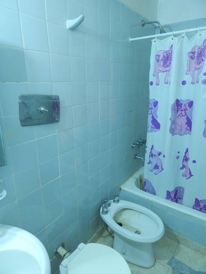 DEPARTAMENTO DOS AMBIENTES A DOS CUADRAS DE LA PLAYA. DEPARTAMENTO EN VENTA.