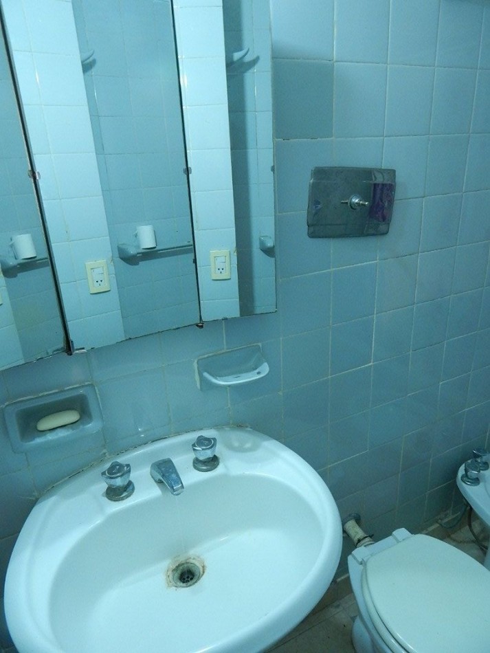 DEPARTAMENTO DOS AMBIENTES A DOS CUADRAS DE LA PLAYA. DEPARTAMENTO EN VENTA.