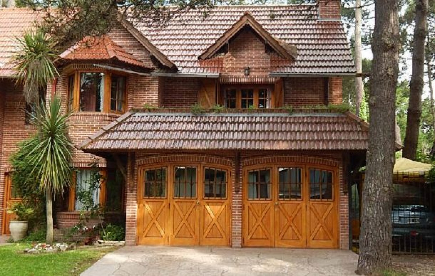 ESTUPENDO CHALET ESTILO CLASICO PINAMARENSE . CHALET EN VENTA.