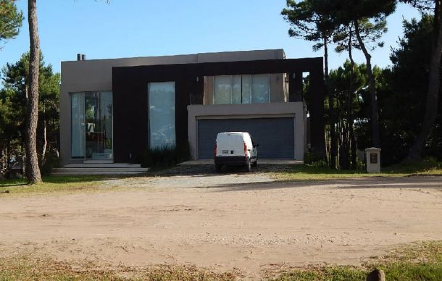 MAGNIFICA CASA MINIMALISTA EN PINAMAR NORTE. CASA EN VENTA