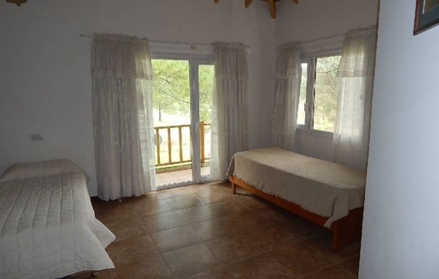 CHALET EN CARILO CALLE PINZON, ENTRE PARAISO Y SEQUOIA. CHALET EN VENTA