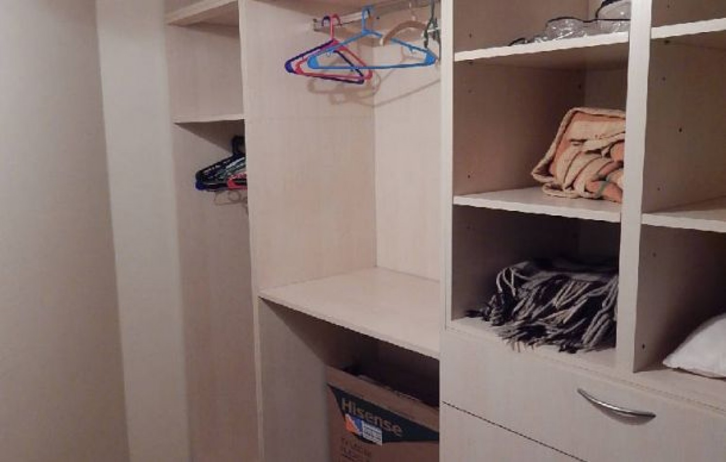 CHALET EN CARILO CALLE PINZON, ENTRE PARAISO Y SEQUOIA. CHALET EN VENTA