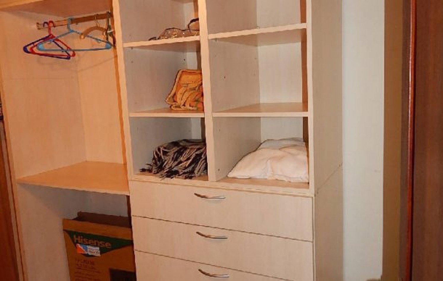 CHALET EN CARILO CALLE PINZON, ENTRE PARAISO Y SEQUOIA. CHALET EN VENTA