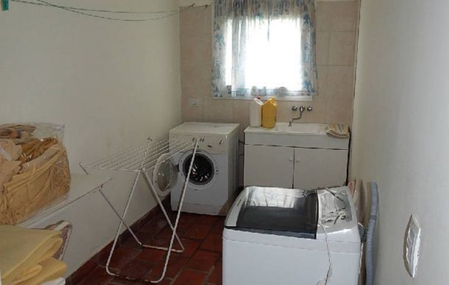 CHALET EN CARILO CALLE PINZON, ENTRE PARAISO Y SEQUOIA. CHALET EN VENTA