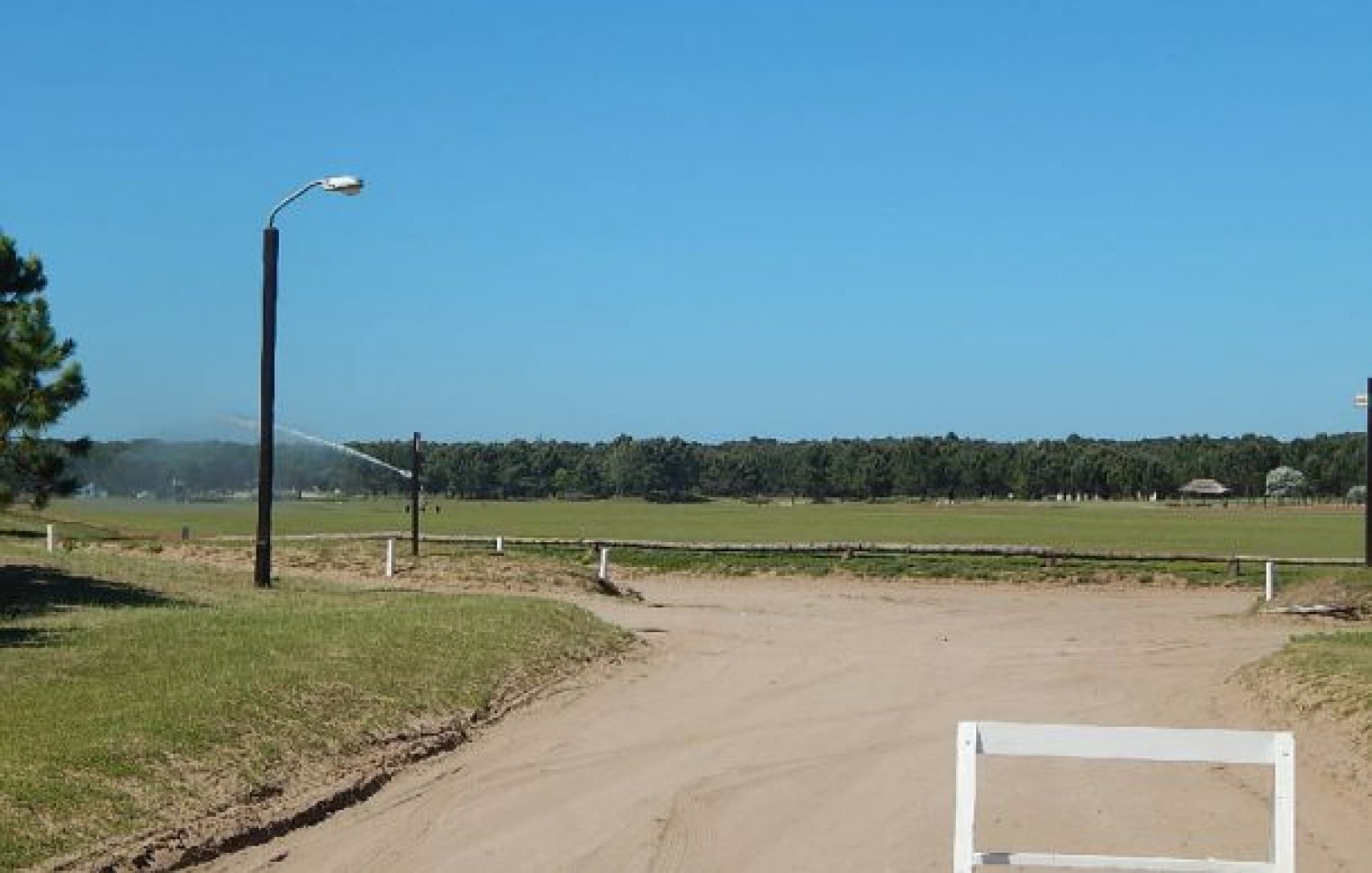 EXCEPCIONAL LOTE EN LA HERRADURA SOBRE CANCHA DE POLO LOTE EN VENTA 1310 M2.. LOTE EN VENTA.