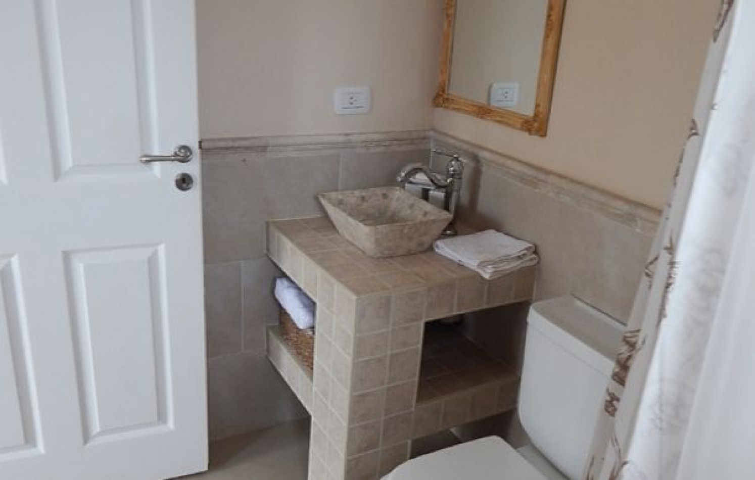 IMPORTANTE CASA EN ALQUILER. BARRIO CERRADO EN ALQ X TEMP