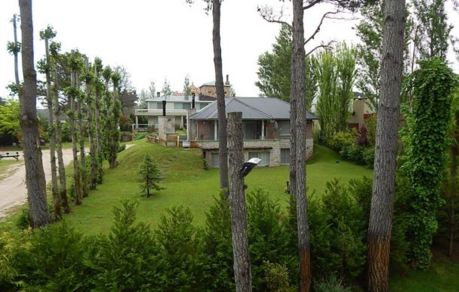 IMPORTANTE CASA EN ALQUILER. BARRIO CERRADO EN ALQ X TEMP