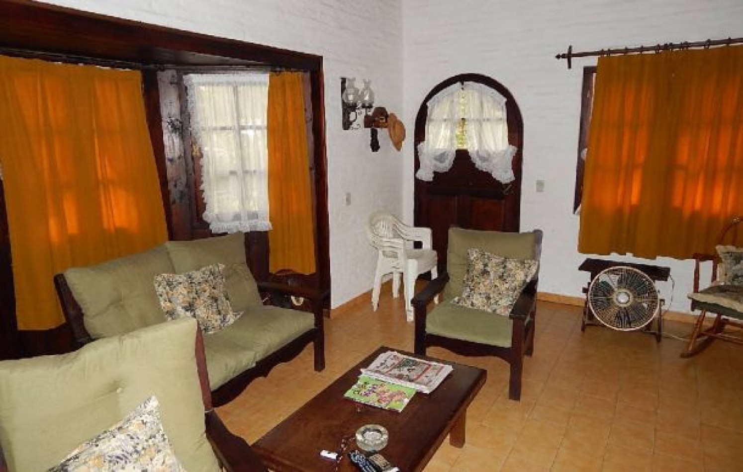 EXCELENTE CHALET TRADICIONAL, AV ENRIQUE SHAW Y DEL ESPARTILLO. CHALET EN ALQ X TEMP. 