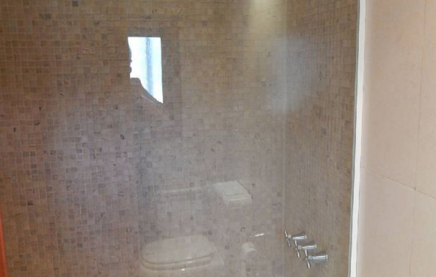 EXCEPCIONAL CASA EN ZONA IGLESIA NTRA. SRA. DE LA PAZ, DE LAS BURRIQUETAS 884, ENTRE TIBURON Y DE LAS ARTES. CASA EN ALQ X TEMP.