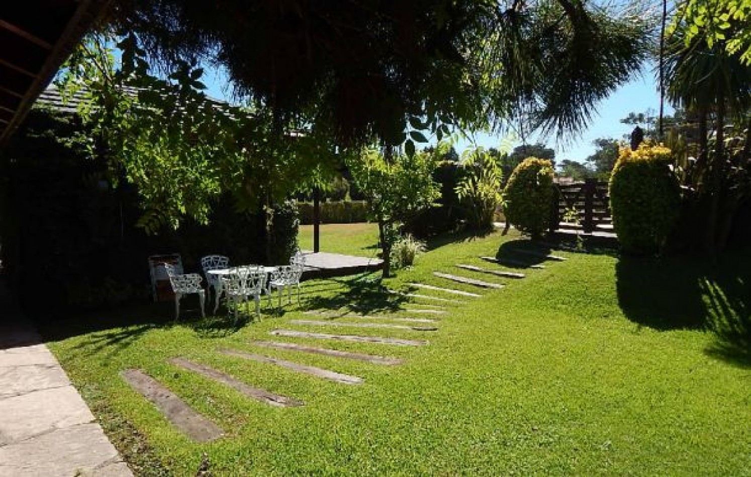 EXCEPCIONAL CASA EN ZONA IGLESIA NTRA. SRA. DE LA PAZ, DE LAS BURRIQUETAS 884, ENTRE TIBURON Y DE LAS ARTES. CASA EN ALQ X TEMP.