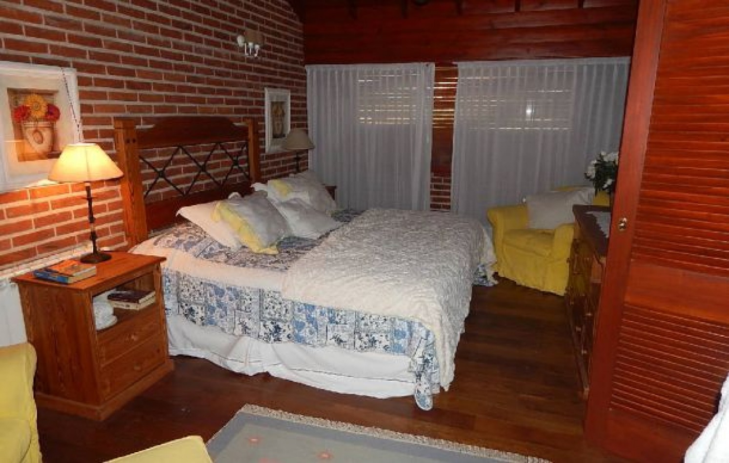 EXCEPCIONAL CASA EN ZONA IGLESIA NTRA. SRA. DE LA PAZ, DE LAS BURRIQUETAS 884, ENTRE TIBURON Y DE LAS ARTES. CASA EN ALQ X TEMP.