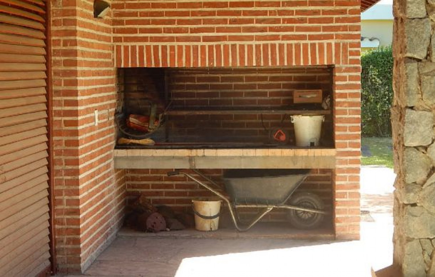 EXCEPCIONAL CASA EN ZONA IGLESIA NTRA. SRA. DE LA PAZ, DE LAS BURRIQUETAS 884, ENTRE TIBURON Y DE LAS ARTES. CASA EN ALQ X TEMP.