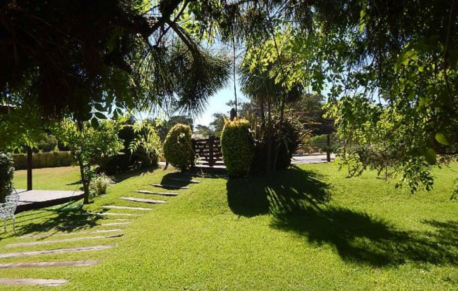 EXCEPCIONAL CASA EN ZONA IGLESIA NTRA. SRA. DE LA PAZ, DE LAS BURRIQUETAS 884, ENTRE TIBURON Y DE LAS ARTES. CASA EN ALQ X TEMP.