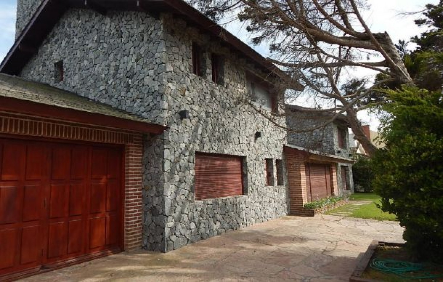 EXCEPCIONAL CASA EN ZONA IGLESIA NTRA. SRA. DE LA PAZ, DE LAS BURRIQUETAS 884, ENTRE TIBURON Y DE LAS ARTES. CASA EN ALQ X TEMP.