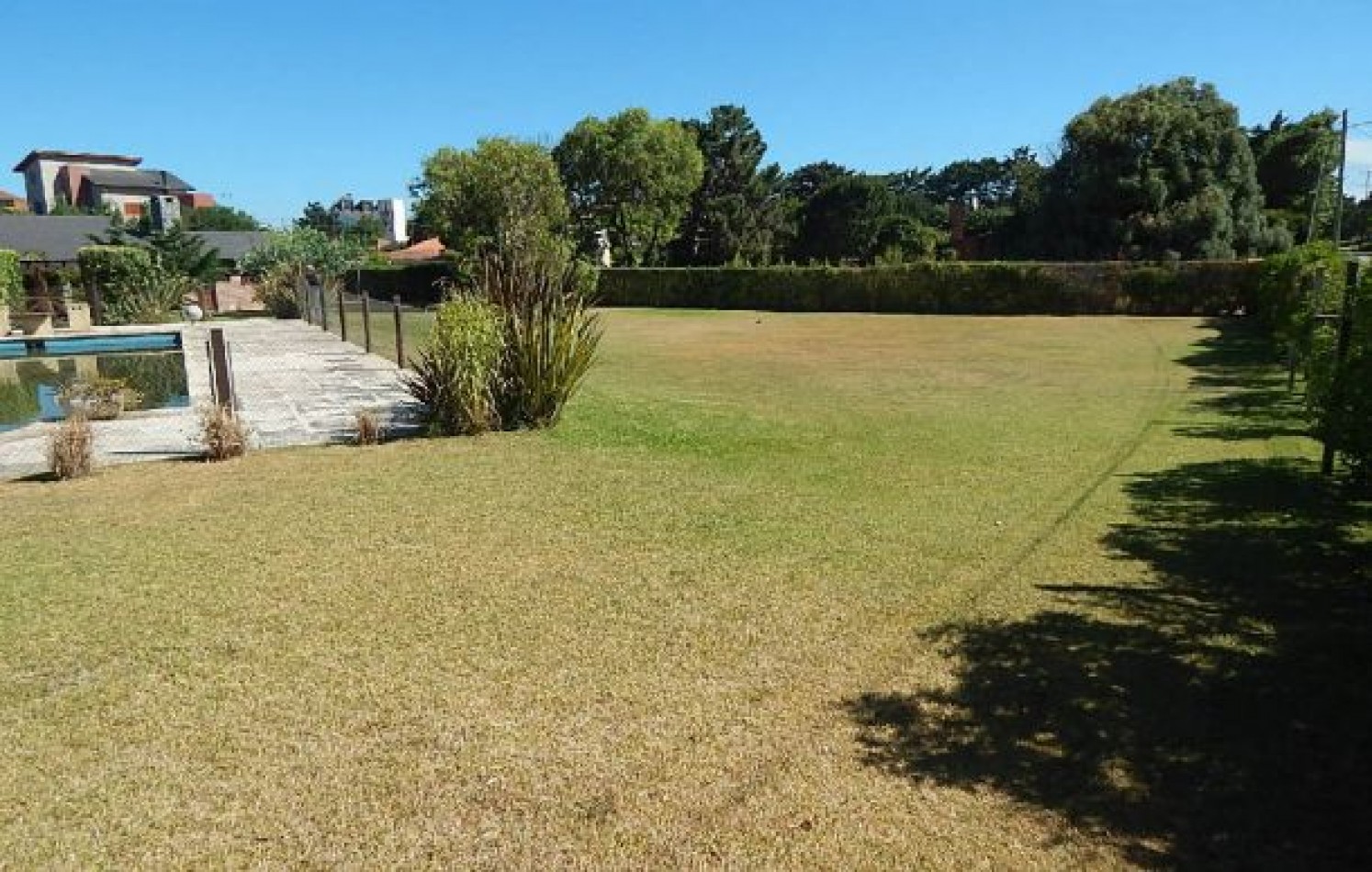 EXCEPCIONAL CASA EN ZONA IGLESIA NTRA. SRA. DE LA PAZ, DE LAS BURRIQUETAS 884, ENTRE TIBURON Y DE LAS ARTES. CASA EN ALQ X TEMP.