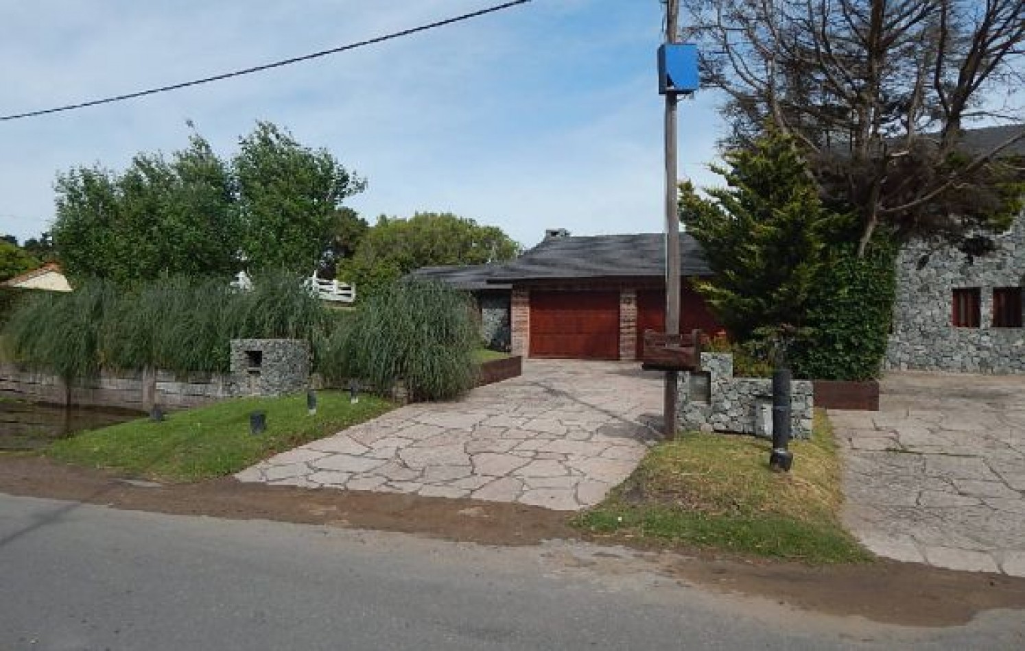 EXCEPCIONAL CASA EN ZONA IGLESIA NTRA. SRA. DE LA PAZ, DE LAS BURRIQUETAS 884, ENTRE TIBURON Y DE LAS ARTES. CASA EN ALQ X TEMP.