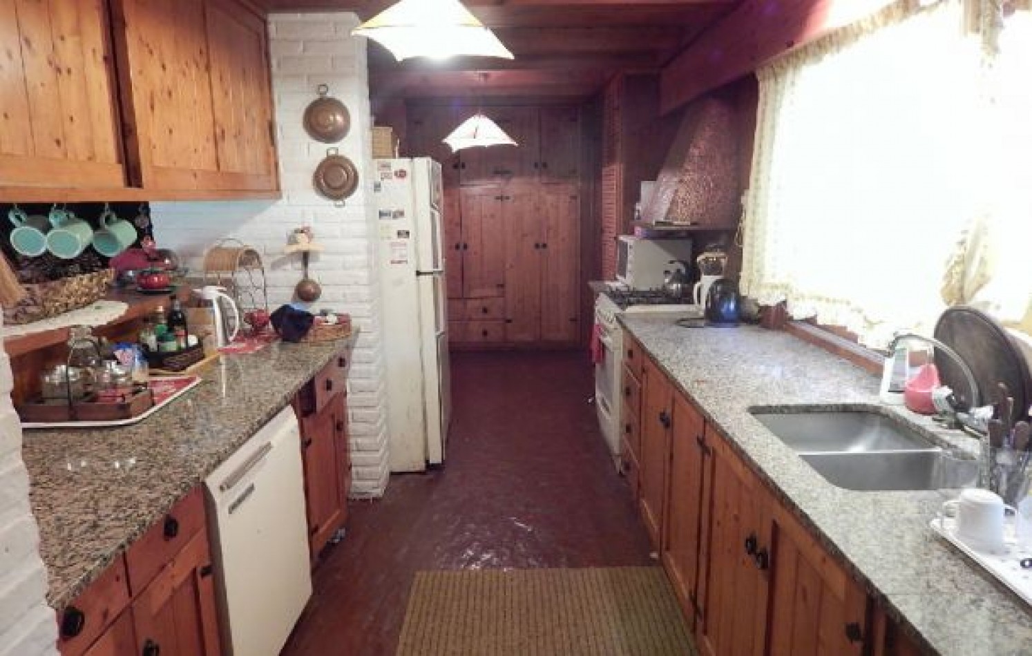 EXCEPCIONAL CASA EN ZONA IGLESIA NTRA. SRA. DE LA PAZ, DE LAS BURRIQUETAS 884, ENTRE TIBURON Y DE LAS ARTES. CASA EN ALQ X TEMP.