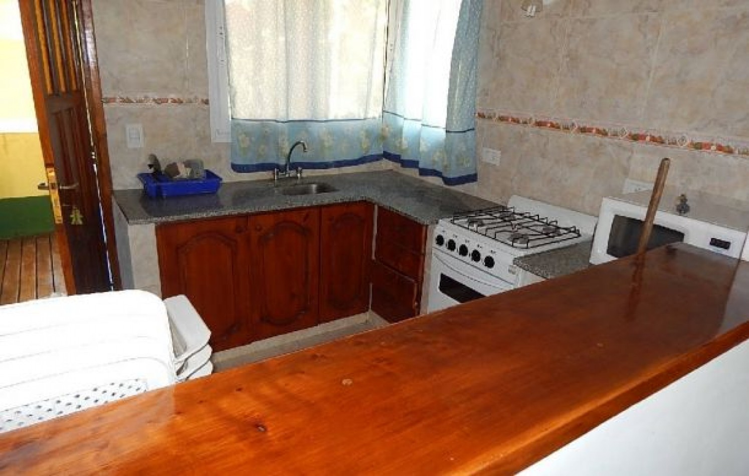 CHALET EN ZONA ALAMOS AV. ENRIQUE SHAW Y DE LAS GARZAS . CHALET EN ALQ X TEMP.