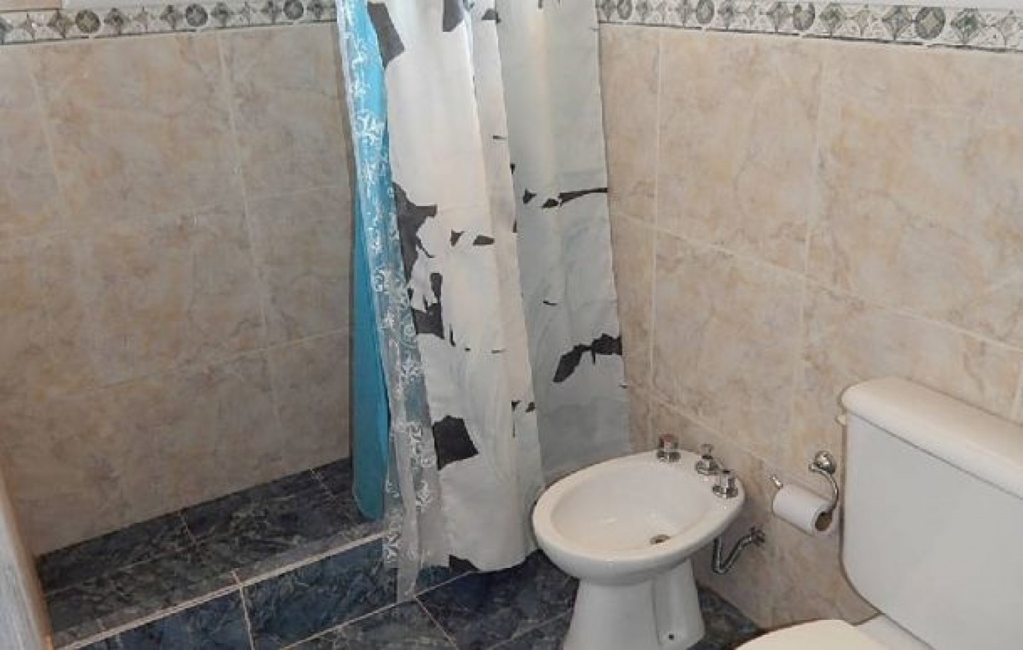 CHALET EN ZONA ALAMOS AV. ENRIQUE SHAW Y DE LAS GARZAS . CHALET EN ALQ X TEMP.