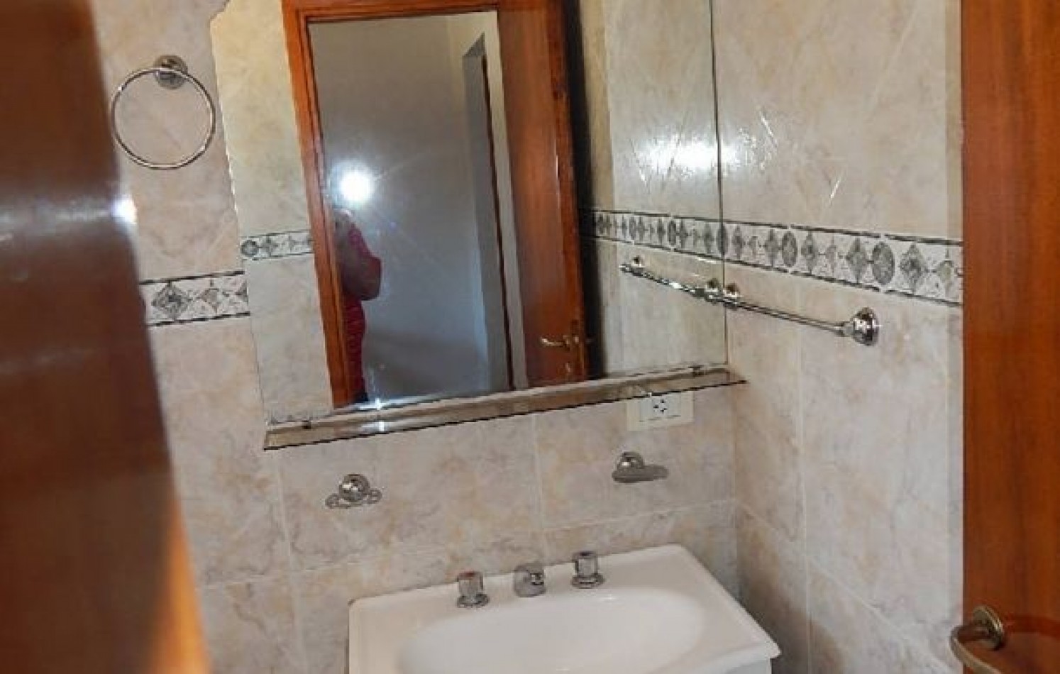 CHALET EN ZONA ALAMOS AV. ENRIQUE SHAW Y DE LAS GARZAS . CHALET EN ALQ X TEMP.