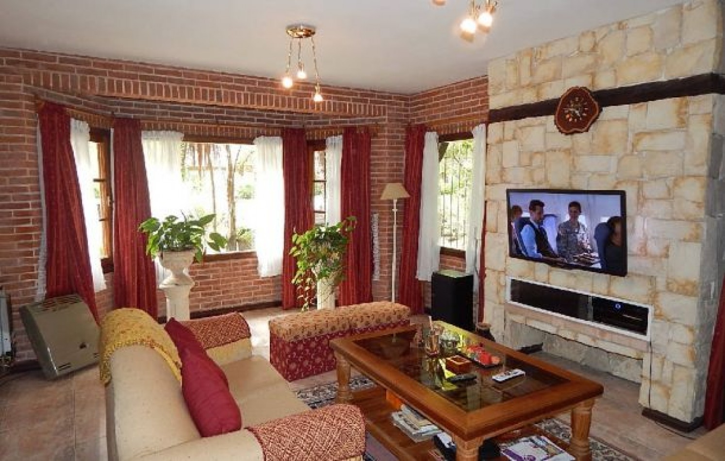 ESTUPENDO CHALET ESTILO CLASICO PINAMARENSE. CHALET EN ALQ X TEMP