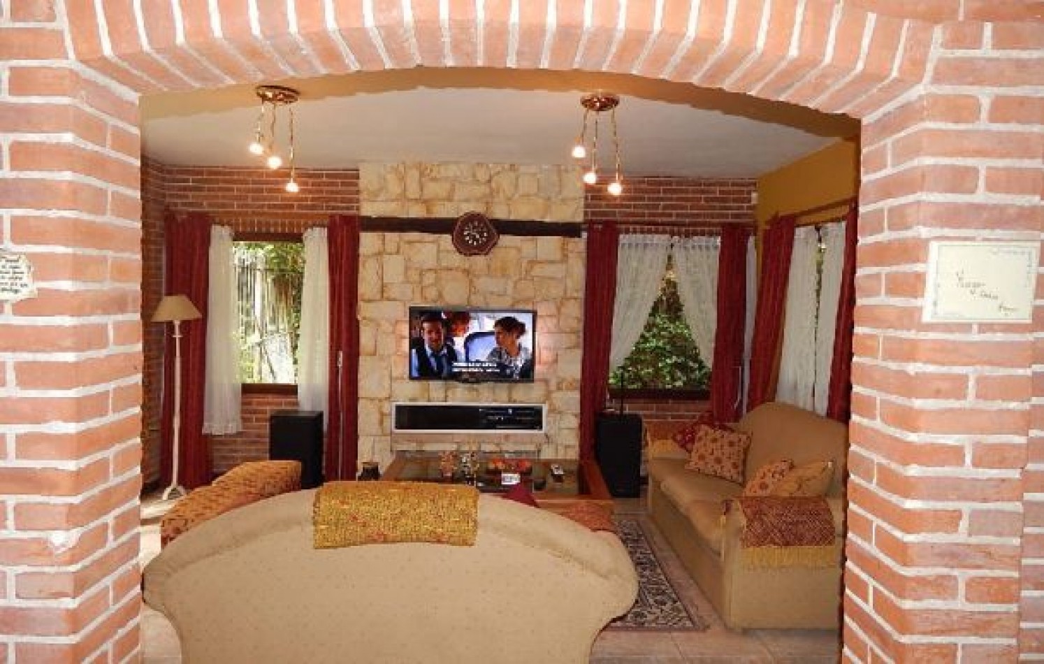 ESTUPENDO CHALET ESTILO CLASICO PINAMARENSE. CHALET EN ALQ X TEMP