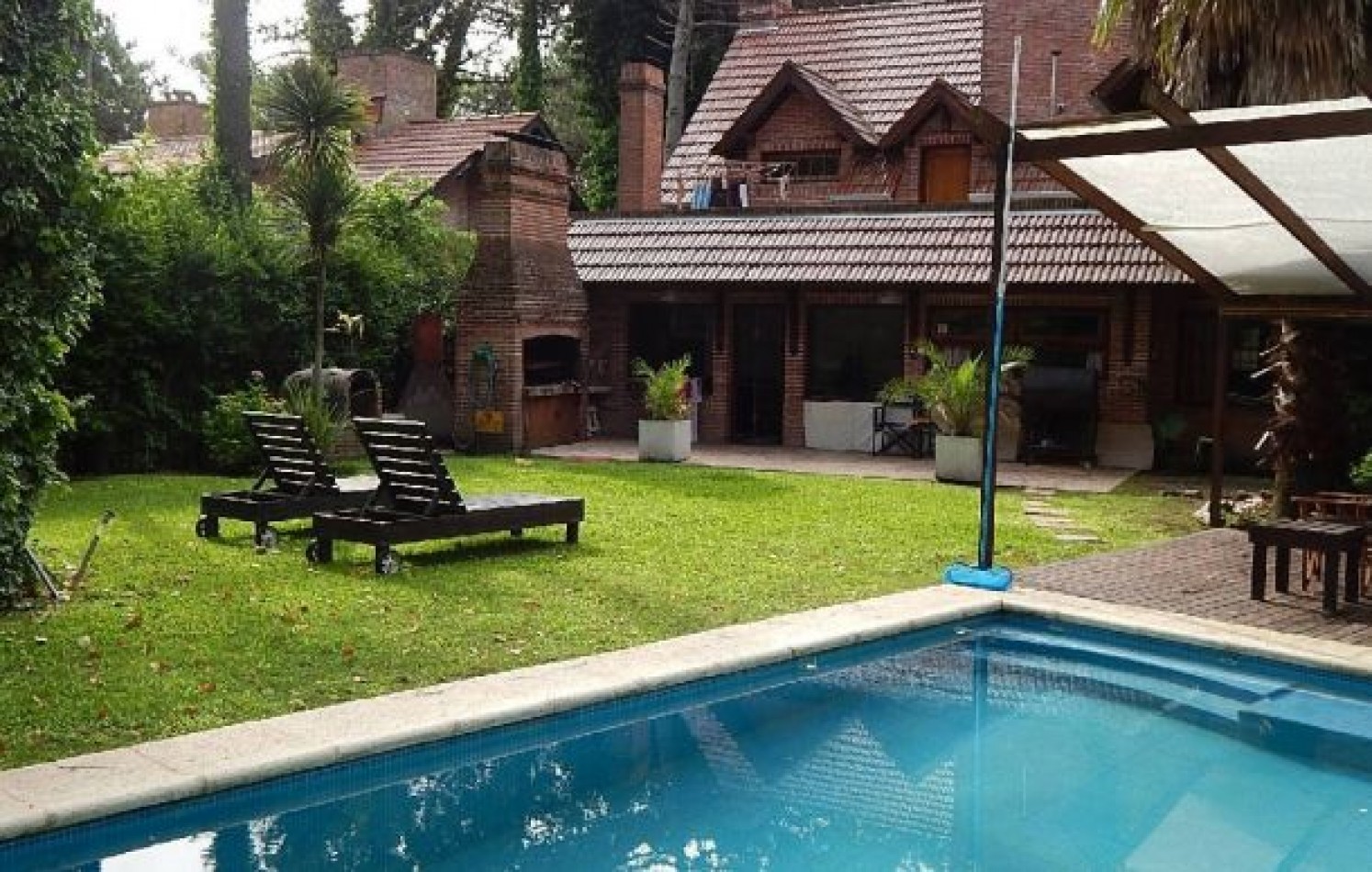 ESTUPENDO CHALET ESTILO CLASICO PINAMARENSE. CHALET EN ALQ X TEMP
