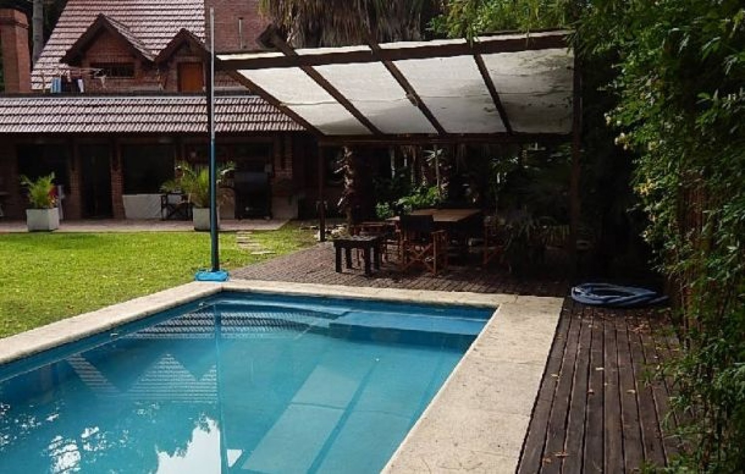 ESTUPENDO CHALET ESTILO CLASICO PINAMARENSE. CHALET EN ALQ X TEMP