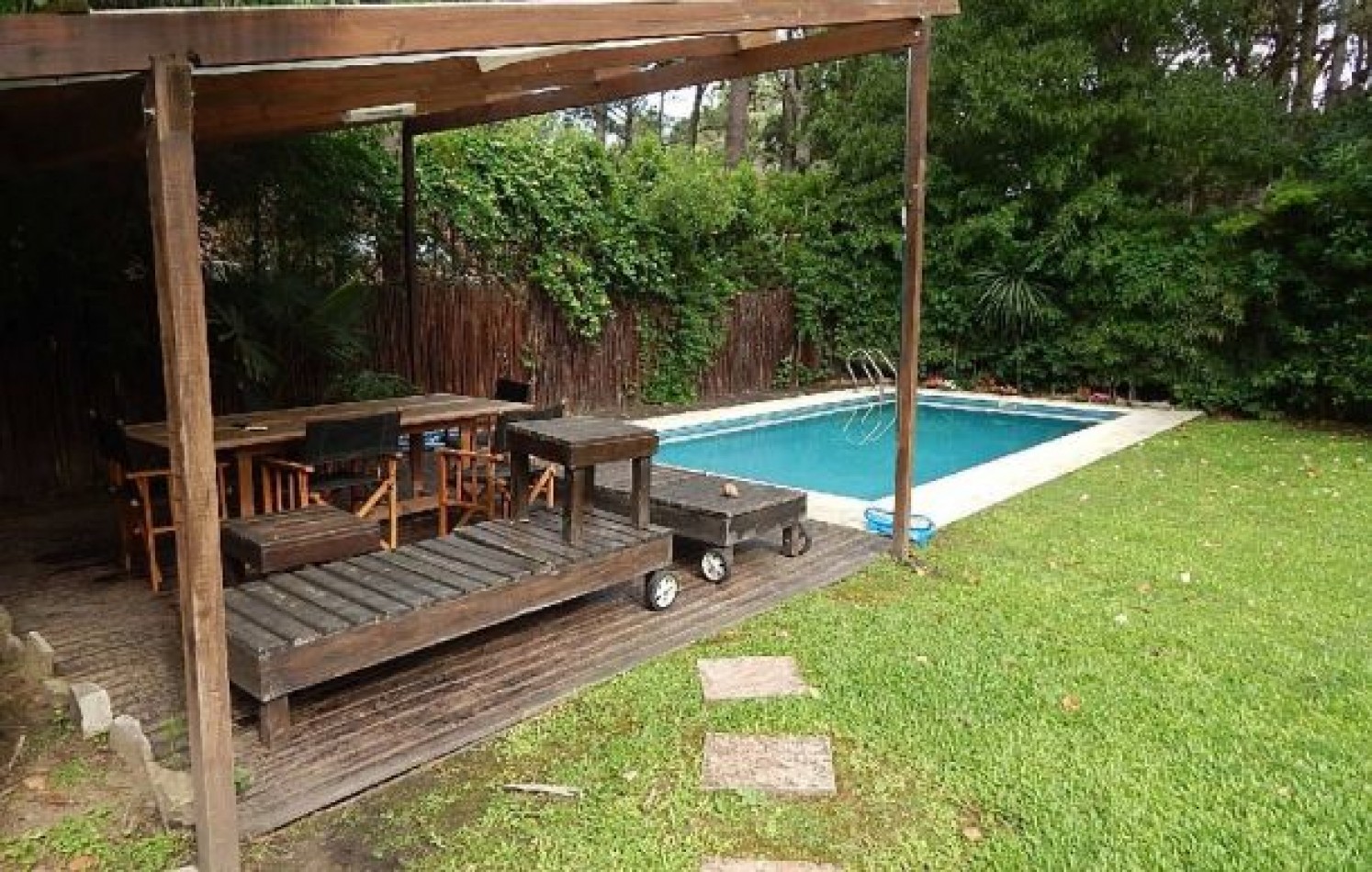 ESTUPENDO CHALET ESTILO CLASICO PINAMARENSE. CHALET EN ALQ X TEMP