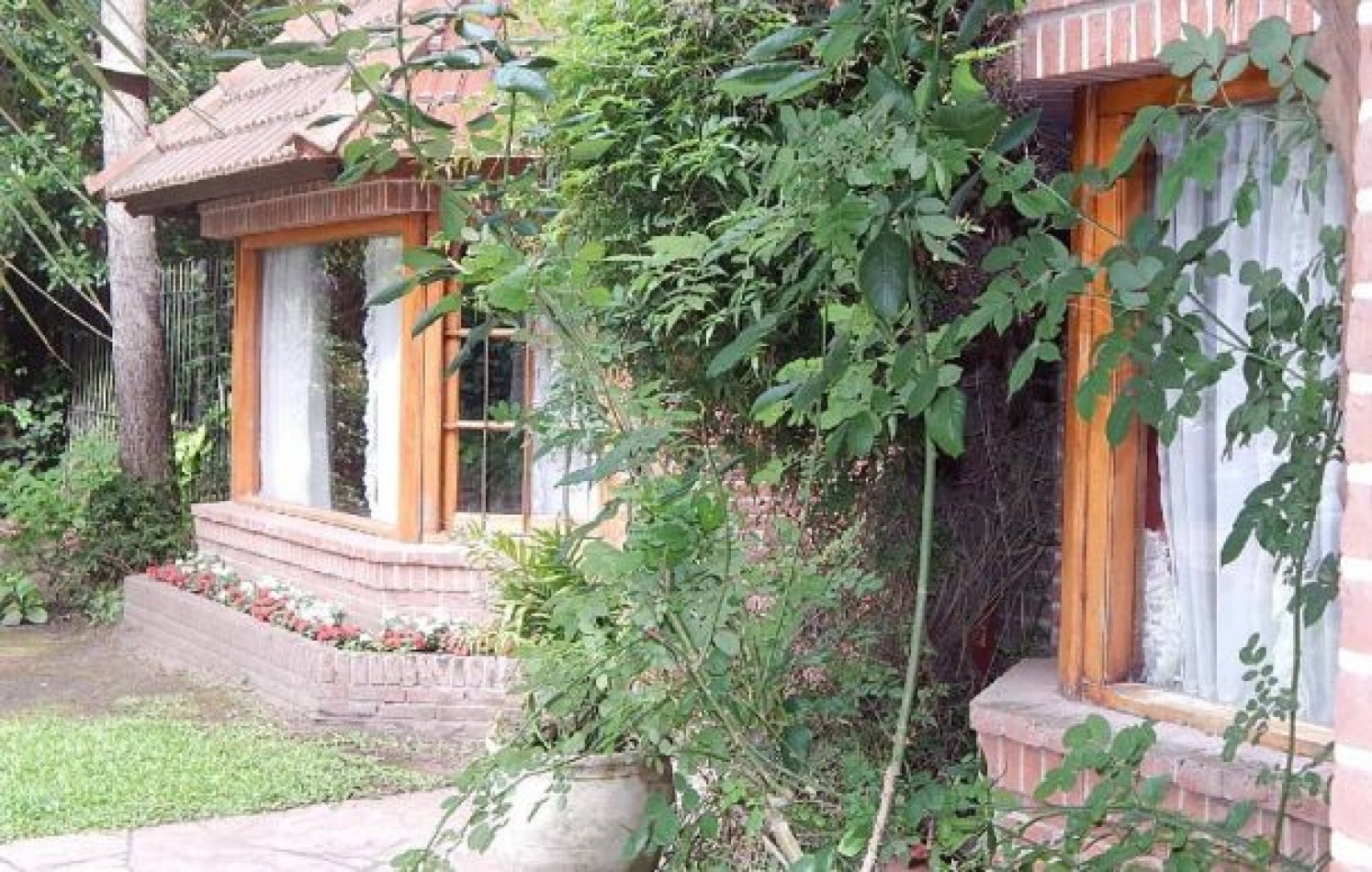 ESTUPENDO CHALET ESTILO CLASICO PINAMARENSE. CHALET EN ALQ X TEMP