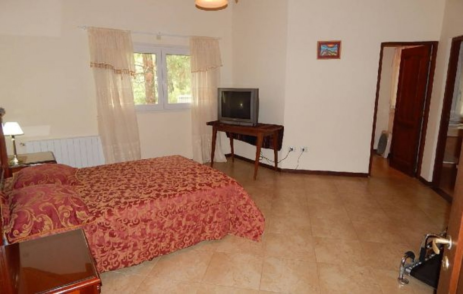 CHALET EN CARILO CALLE PINZON, ENTRE PARAISO Y SEQUOIA. CHALET EN ALQ X TEMP. 