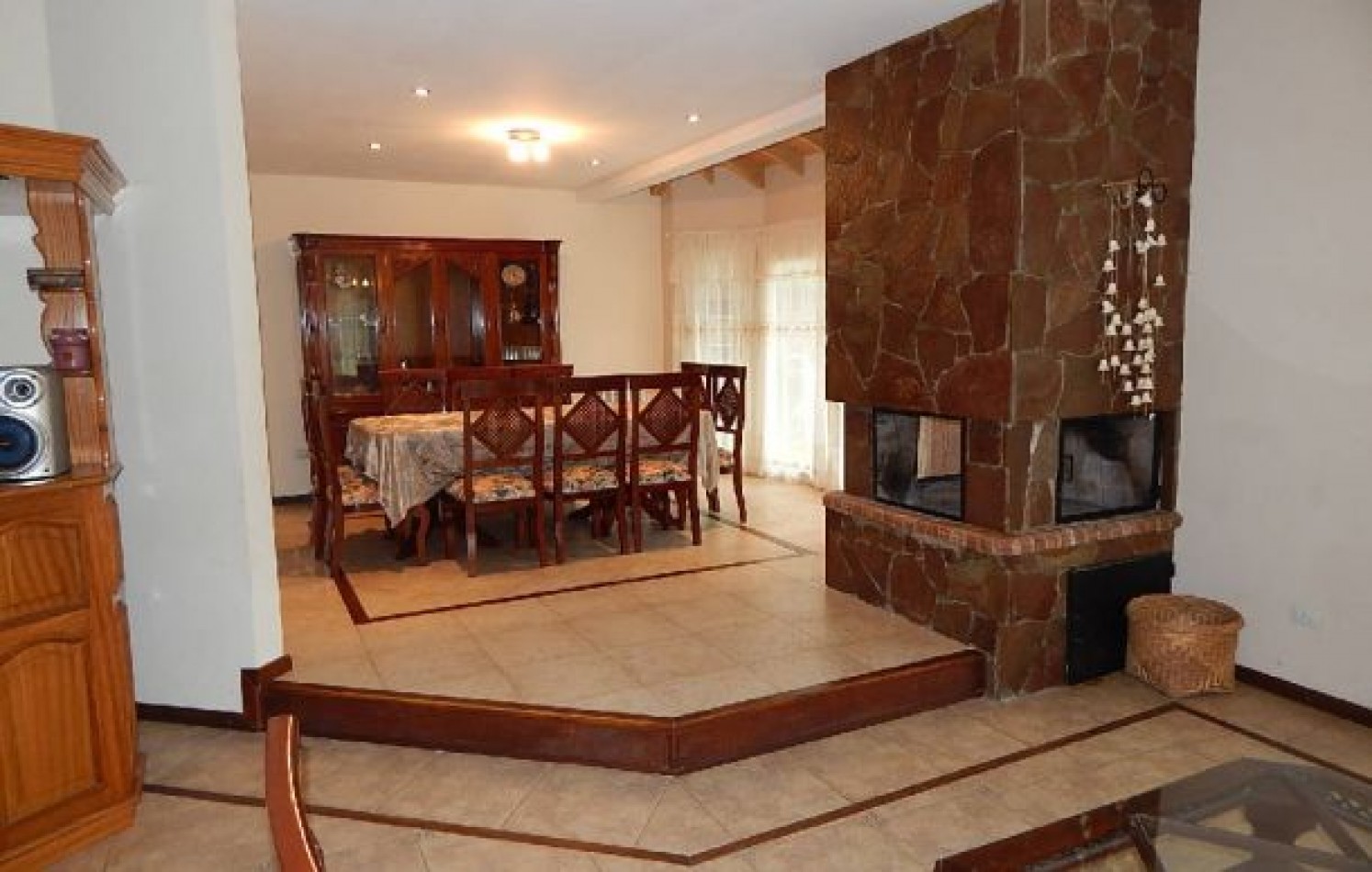 CHALET EN CARILO CALLE PINZON, ENTRE PARAISO Y SEQUOIA. CHALET EN ALQ X TEMP. 