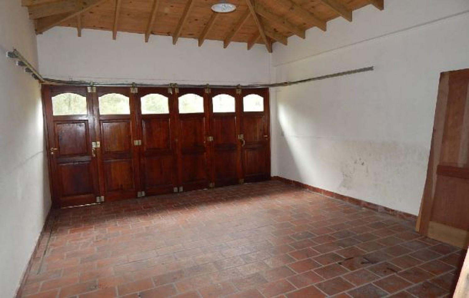 CHALET EN CARILO CALLE PINZON, ENTRE PARAISO Y SEQUOIA. CHALET EN ALQ X TEMP. 